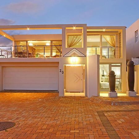 Villa Bayview 30 By Hostagents Bloubergstrand Exterior foto