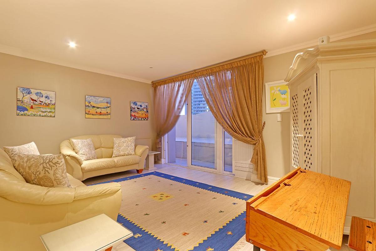 Villa Bayview 30 By Hostagents Bloubergstrand Exterior foto