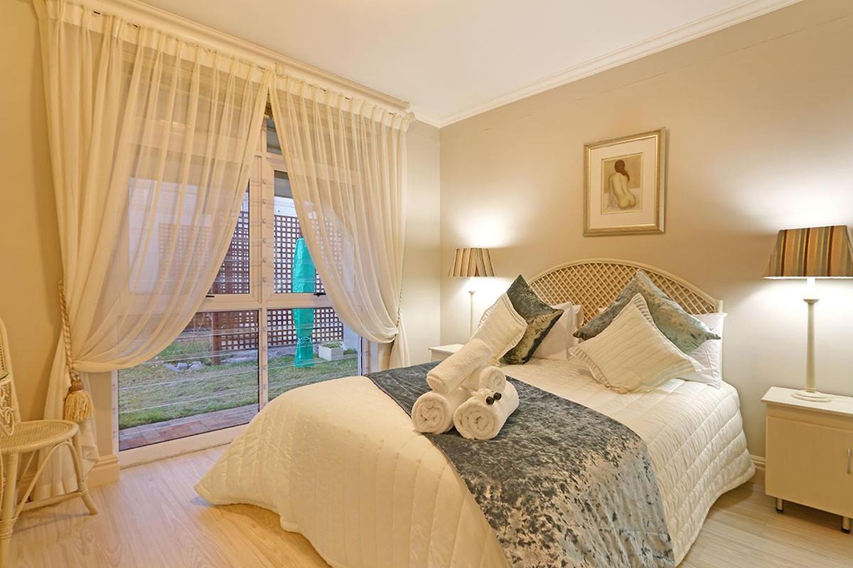 Villa Bayview 30 By Hostagents Bloubergstrand Exterior foto