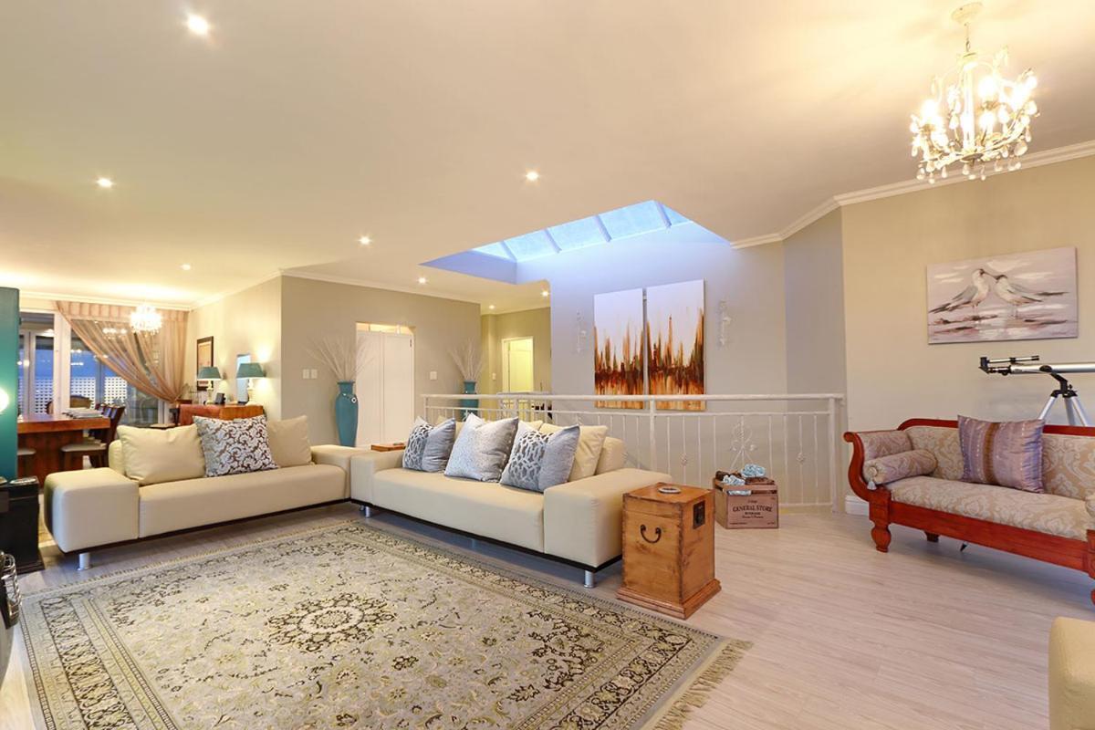 Villa Bayview 30 By Hostagents Bloubergstrand Exterior foto