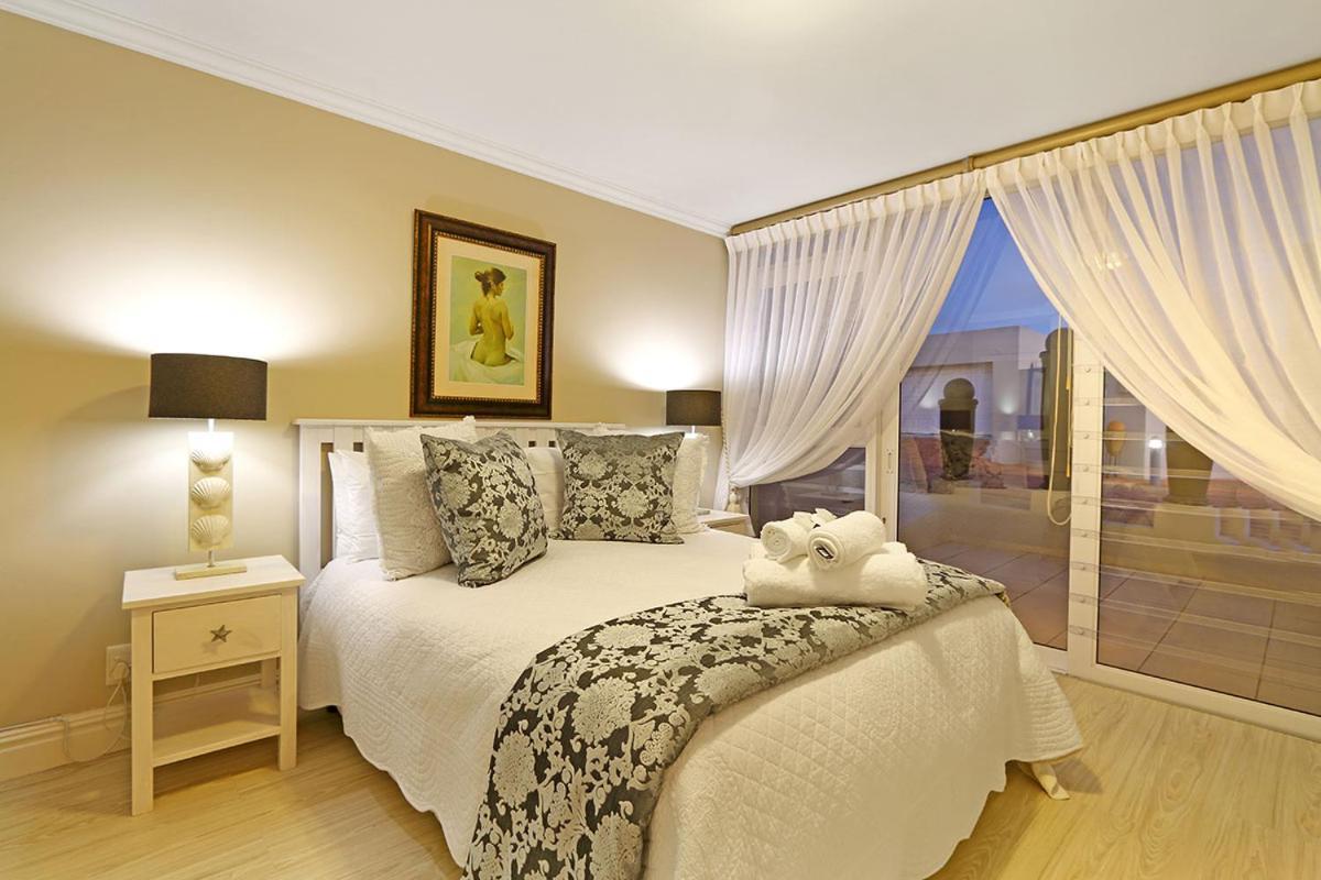 Villa Bayview 30 By Hostagents Bloubergstrand Exterior foto